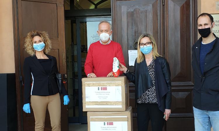 Civitanova, arrivate 5000 mascherine donate dalla Cina Civitanova, arrivate 5000 mascherine donate dalla Cina