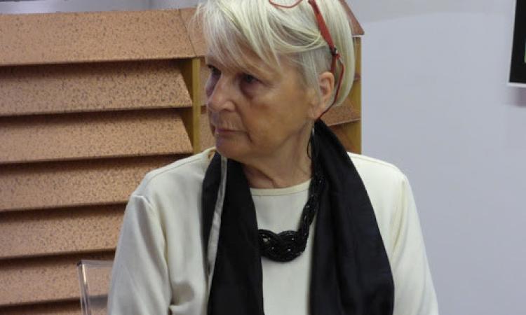 Recanati, una "carovana di Pacifici e Pacifiche" per colorare le finestre e i balconi della città Recanati, una "carovana di Pacifici e Pacifiche" per colorare le finestre e i balconi della città