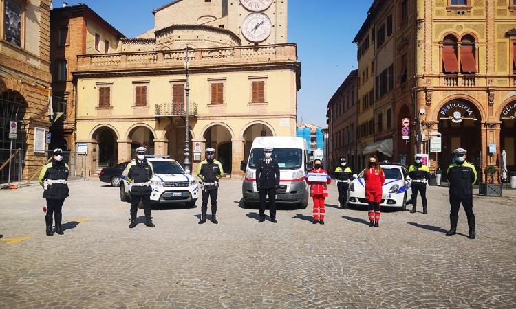 Tolentino, il cuore degli agenti della Polizia Locale: compensi straordinari donati alla Croce Rossa Tolentino, il cuore degli agenti della Polizia Locale: compensi straordinari donati alla Croce Rossa
