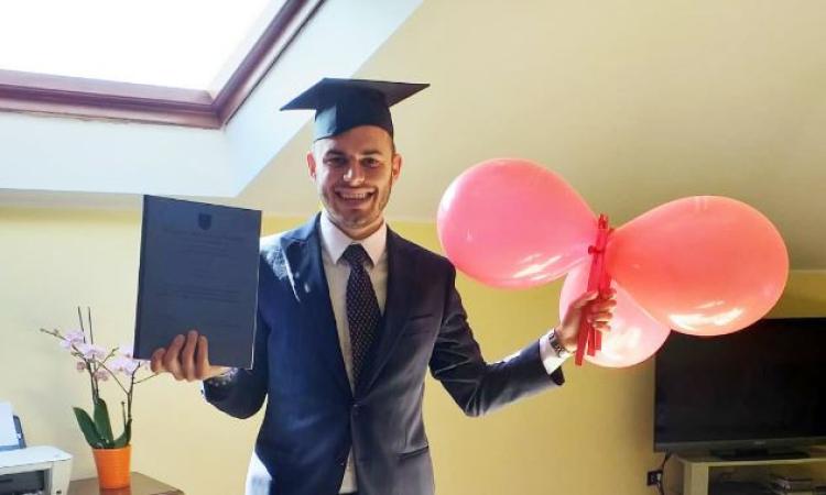 Cingoli, diventare dottori al tempo del Coronavirus: Andrea D’Ascanio si laurea in Giurisprudenza Cingoli, diventare dottori al tempo del Coronavirus: Andrea D’Ascanio si laurea in Giurisprudenza