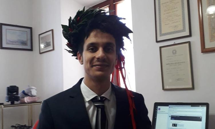 Treia, seduta di laurea via web ai tempi del Covid-19: Vittorio Farabollini discute la tesi da casa