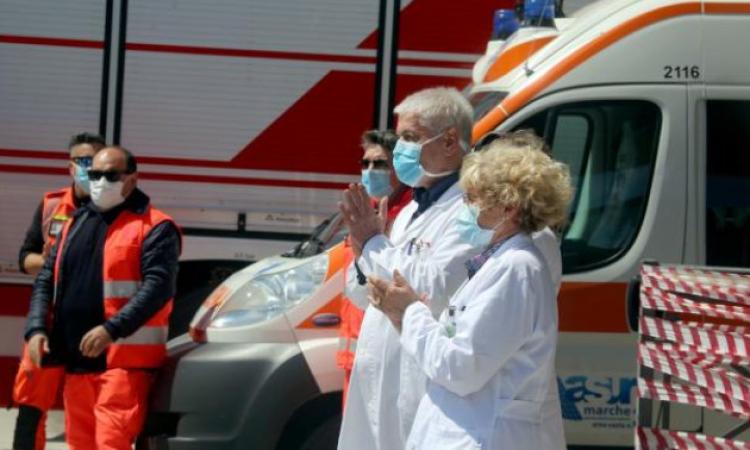 Covid, Marche con parametri da zona bianca: "Marcata riduzione sintomaci". Oggi sono il 16% dei 1533 casi totali Covid, Marche con parametri da zona bianca: "Marcata riduzione sintomaci". Oggi sono il 16% dei 1533 casi totali