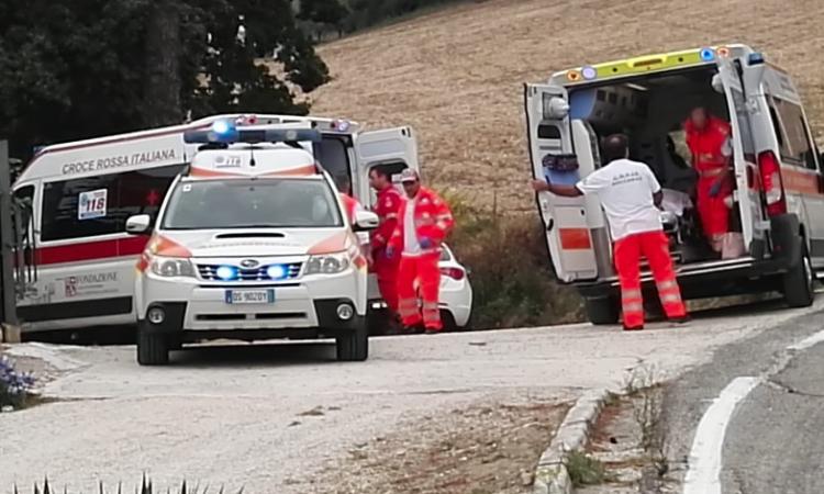 Morrovalle, incidente in contrada Palombaretta: due feriti