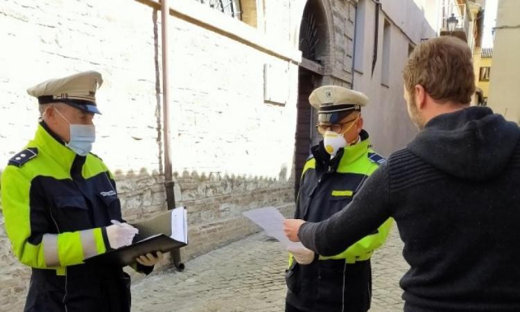 Fase 2, nuovo motivo per gli spostamenti: consentite le visite ai congiunti. Ma chi sono i congiunti?