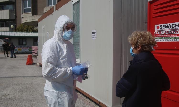 Coronavirus Marche, 3 nuovi casi nel Maceratese: aumenta il numero dei dimessi e guariti Coronavirus Marche, 3 nuovi casi nel Maceratese: aumenta il numero dei dimessi e guariti