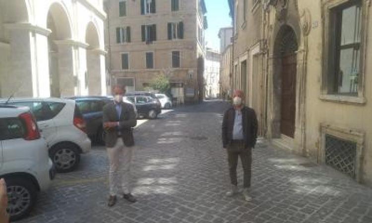Macerata, “Basta un sorriso”, il progetto si allarga: da lunedì consegne dei pasti ai più bisognosi Macerata, “Basta un sorriso”, il progetto si allarga: da lunedì consegne dei pasti ai più bisognosi