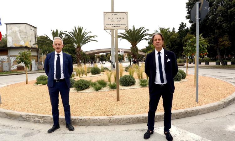 Civitanova, nuovo volto per la rotonda di Largo Harris. Cognigni: "Lavori anche al parco Naturino" (FOTO)