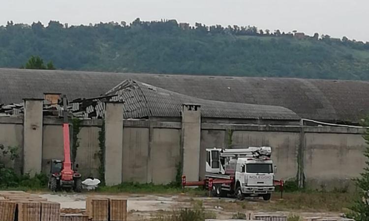 Montecassiano, amianto alla fornace Smorlesi: a breve il via al processo per la mancata bonifica Montecassiano, amianto alla fornace Smorlesi: a breve il via al processo per la mancata bonifica