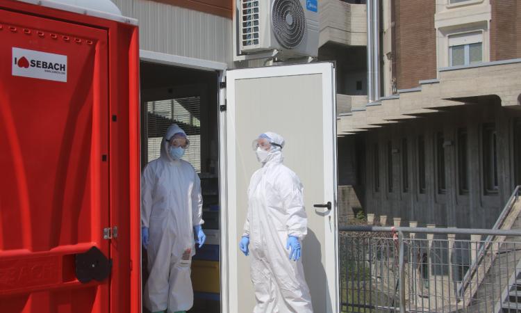 Coronavirus Marche, 8 nuovi casi positivi su oltre mille tamponi: 3 nella provincia di Macerata Coronavirus Marche, 8 nuovi casi positivi su oltre mille tamponi: 3 nella provincia di Macerata