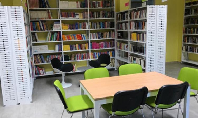 Caldarola, riaperta la biblioteca della scuola "De Magistris": accesso solo su prenotazione Caldarola, riaperta la biblioteca della scuola "De Magistris": accesso solo su prenotazione