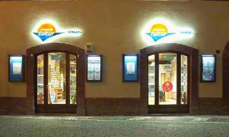 Tolentino, Nuova Faltur Viaggi riapre: "Zero aiuti da chi ci governa, ma non lasciamo soli i nostri clienti"