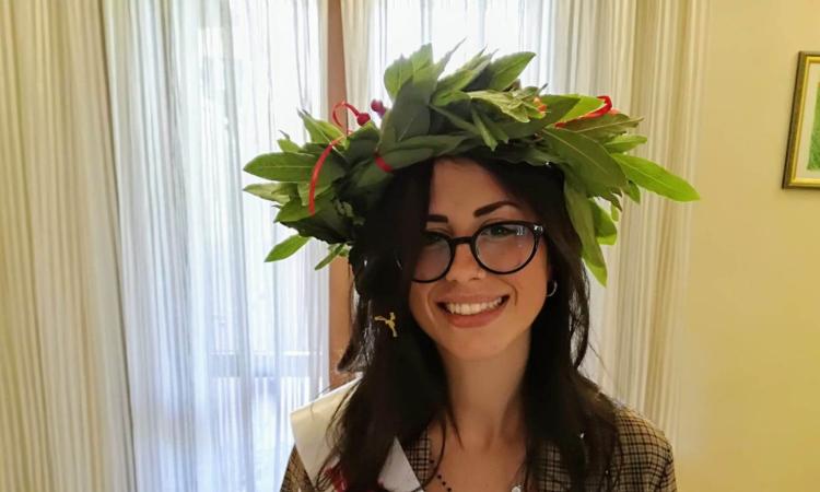 Macerata, Silvia Brachetta si laurea online e diventa dottoressa in lingue