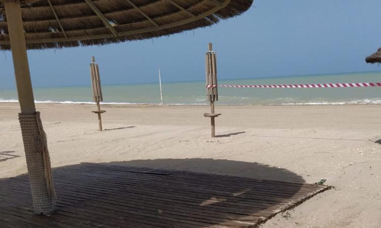 Civitanova, come sarà l'estate 2020 nelle spiagge libere: bagnini presenti sino alle 18 e cartelli con norme anti-contagio Civitanova, come sarà l'estate 2020 nelle spiagge libere: bagnini presenti sino alle 18 e cartelli con norme anti-contagio