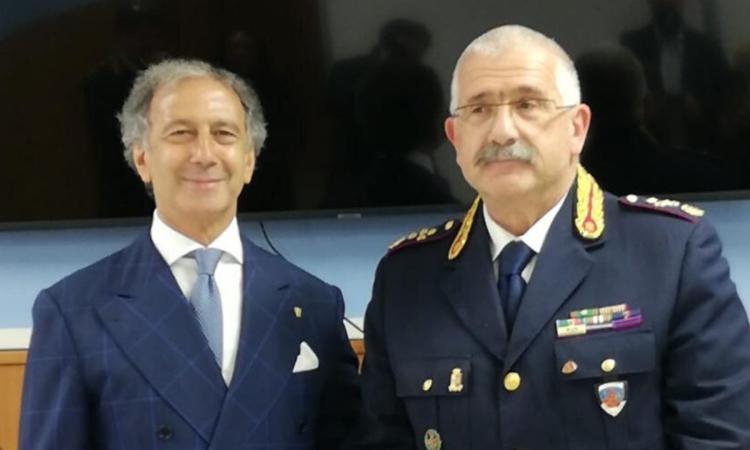 Questura di Macerata, il Primo dirigente Andrea Innocenzi va in pensione: "L'uomo delle istituzioni" (FOTO) Questura di Macerata, il Primo dirigente Andrea Innocenzi va in pensione: "L'uomo delle istituzioni" (FOTO)