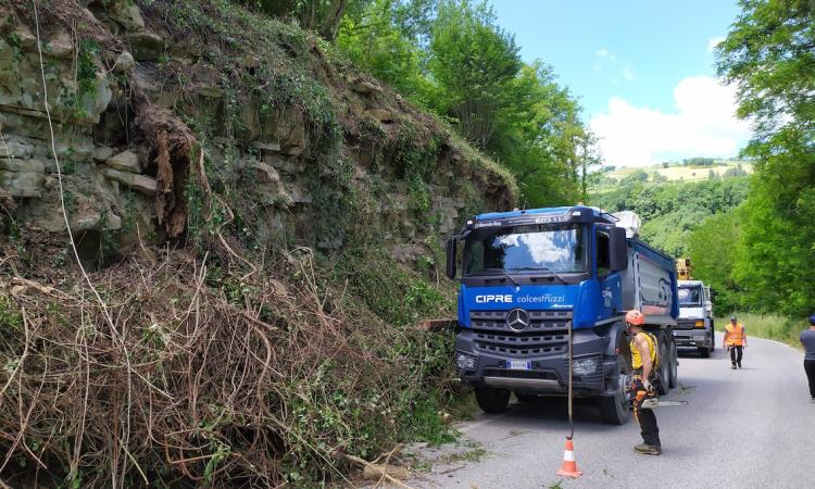 Apiro, lavori sulla Provinciale 117 “Sant’Urbano”: interventi per 200.000 euro Apiro, lavori sulla Provinciale 117 “Sant’Urbano”: interventi per 200.000 euro