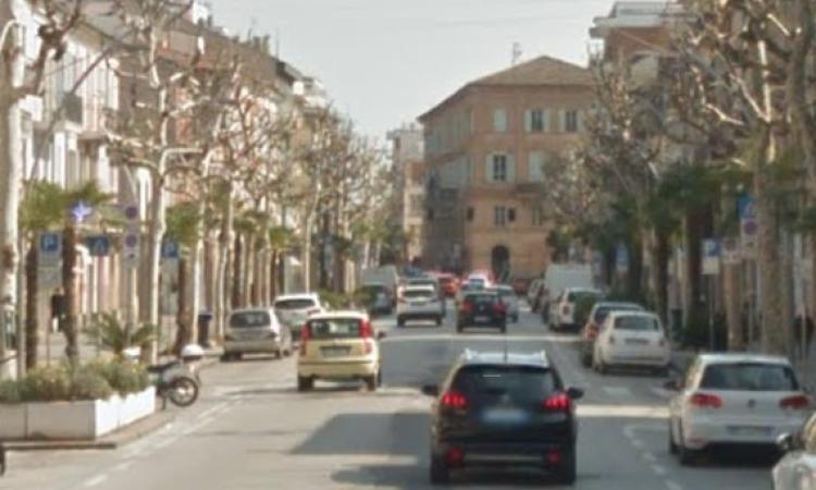 Civitanova, lavori di asfaltatura in corso Umberto I: come cambia la viabilità