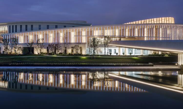 I proiettori di iGuzzini illumineranno il “Jiu Ke Shu Future Art Center”, polo culturale di Shanghai I proiettori di iGuzzini illumineranno il “Jiu Ke Shu Future Art Center”, polo culturale di Shanghai