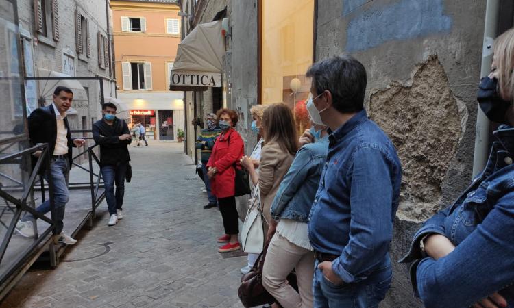 Macerata, i leghisti Marchiori e Merlini al flash mob dei commercianti: "Regole e progetti condivisi"