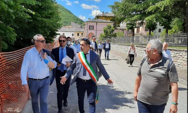 Legnini in visita a Pieve Torina: "Tra le migliori esperienze di ricostruzione post-sisma"
