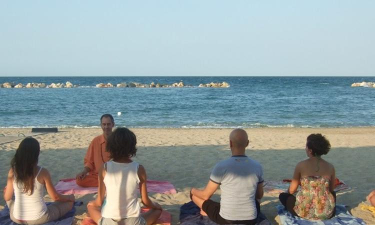 Civitanova, torna l’appuntamento con “Sì Yoga Tour”: mercoledì la presentazione del programma