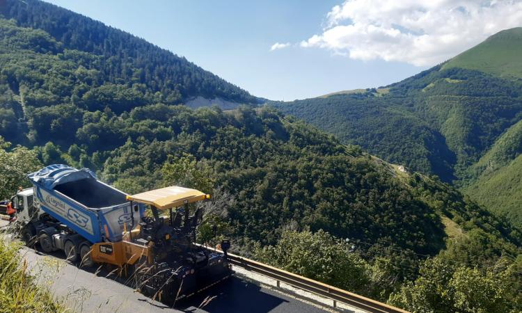 Strade, riapre la provinciale “Pian Perduto”: ripristinato il collegamento Marche-Umbria Strade, riapre la provinciale “Pian Perduto”: ripristinato il collegamento Marche-Umbria