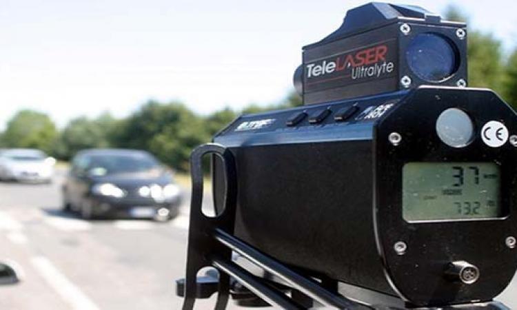 Nel verbale non compaiono taratura o omologazione dell’autovelox: multa illegittima Nel verbale non compaiono taratura o omologazione dell’autovelox: multa illegittima