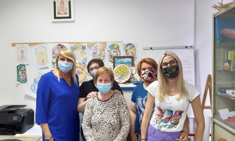 Ospedale San Severino, donata macchina anti-caduta capelli al reparto di oncologia Ospedale San Severino, donata macchina anti-caduta capelli al reparto di oncologia