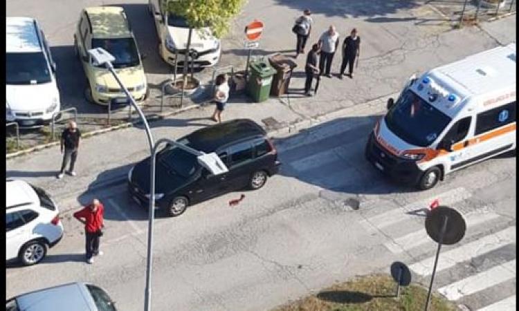 Tolentino, investimento in via Brodolini: uomo trasportato a Torrette in codice rosso