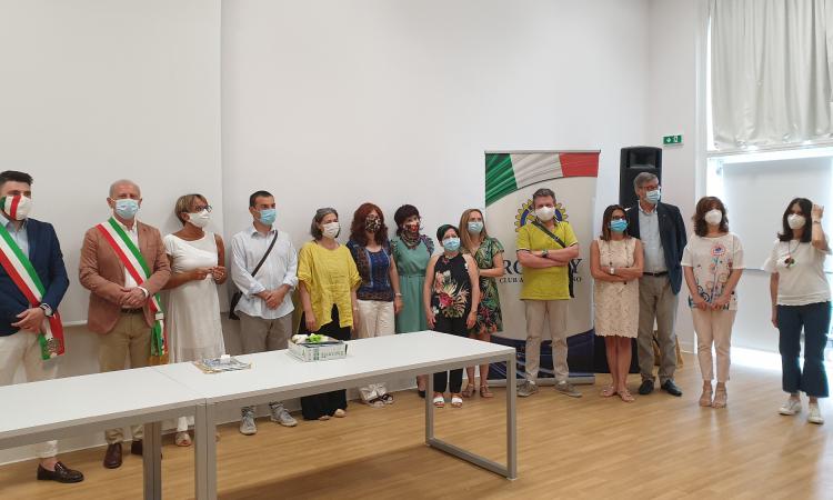 Caldarola, premiati gli studenti di terza media più meritevoli: cerimonia alla "De Magistris" (FOTO) Caldarola, premiati gli studenti di terza media più meritevoli: cerimonia alla "De Magistris" (FOTO)