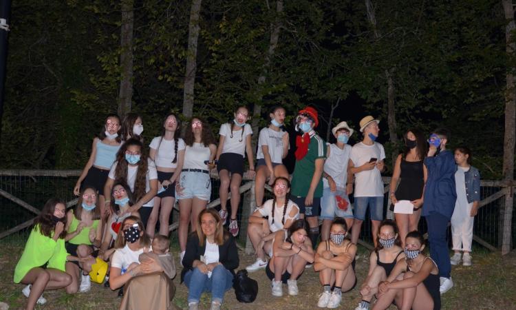 Tolentino, al Castello della Rancia il saluto di fine anno delle classi terze del "Don Bosco" Tolentino, al Castello della Rancia il saluto di fine anno delle classi terze del "Don Bosco"