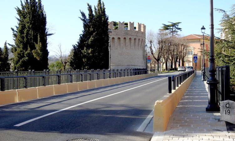 Tolentino, restyling del Ponte di via Nazionale e del Torrione di San Catervo: sabato il taglio del nastro