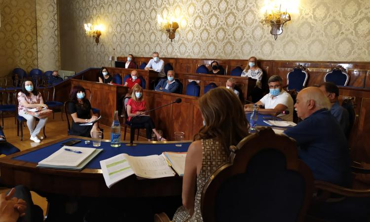 Riapertura scuole, Pettinari incontra i presidi: "Lo Stato scarica le sue responsabilità sui territori"