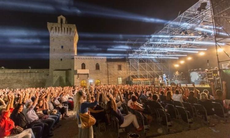 Porto Recanati, ripartono gli spettacoli all' "Arena Gigli": il programma completo