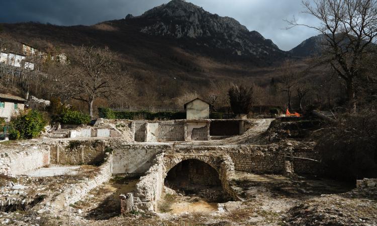 Ussita, deviazioni inedite raccontate dagli abitanti: esce la guida "non turistica" Ussita, deviazioni inedite raccontate dagli abitanti: esce la guida "non turistica"