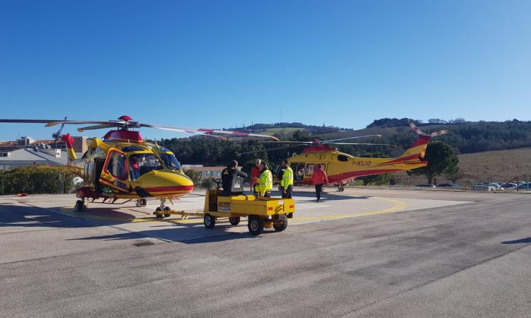 Ancona, Icaro-01 trasloca a Fabriano: la base di Torrette resta senza eliambulanza per 3 mesi