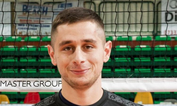 Alessandro Gasparrini per la ventesima stagione con la maglia della Paoloni Alessandro Gasparrini per la ventesima stagione con la maglia della Paoloni