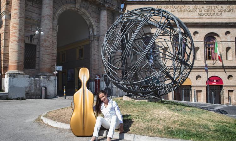 Castelsantangelo, Lavinia a soli 13 anni diventa direttrice artistica: è la più giovane d'Italia