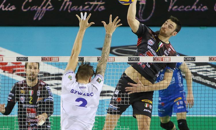Volley, primi giorni di lavoro per la Lube Civitanova. Anzani: "sta nascendo un bel gruppo" Volley, primi giorni di lavoro per la Lube Civitanova. Anzani: "sta nascendo un bel gruppo"