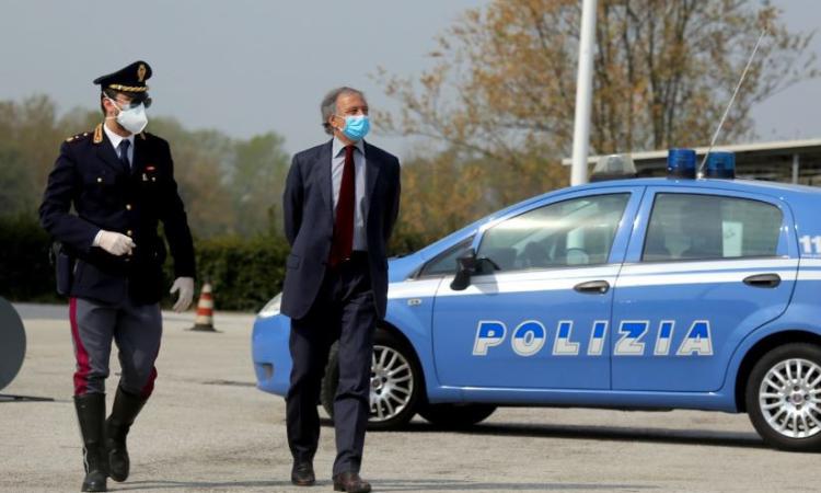 Questura Macerata, controlli intensificati e meno giovani ubriachi alla guida: calano le patenti ritirate Questura Macerata, controlli intensificati e meno giovani ubriachi alla guida: calano le patenti ritirate