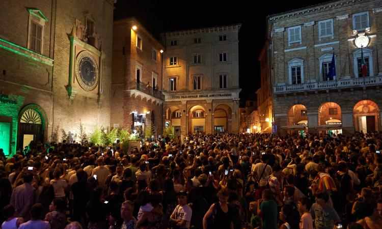 Macerata, iniziano le "Notti dell’Opera": ecco come cambia la viabilità Macerata, iniziano le "Notti dell’Opera": ecco come cambia la viabilità
