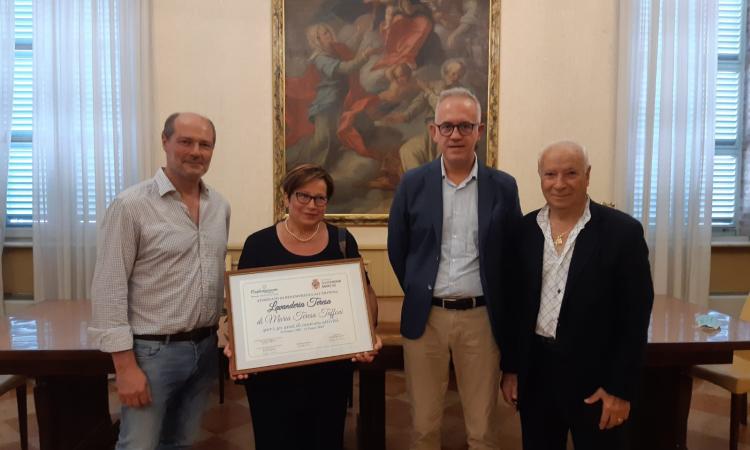 Civitanova, la Lavanderia Teresa festeggia 40 anni di attività Civitanova, la Lavanderia Teresa festeggia 40 anni di attività