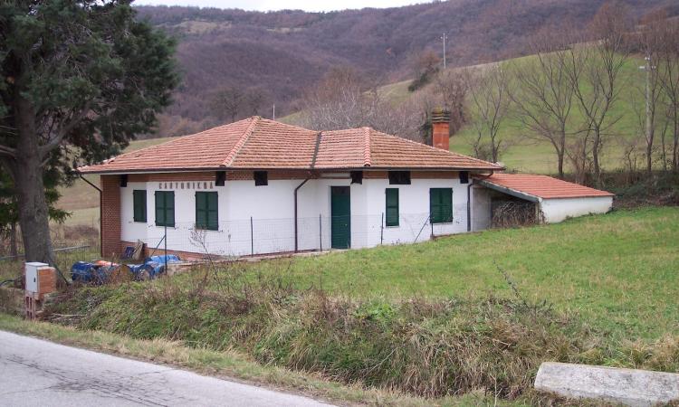 Provincia di Macerata, in vendita otto ex-case cantoniere: reso noto il bando