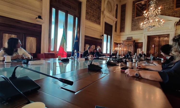 Ricostruzione post-sisma, Legnini incontra il Ministro Lamorgese e i Prefetti del cratere: "Più soldi e presidi di legalità" Ricostruzione post-sisma, Legnini incontra il Ministro Lamorgese e i Prefetti del cratere: "Più soldi e presidi di legalità"