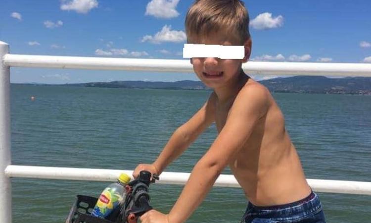 Porto Potenza, bimbo di 5 anni scomparso in spiaggia: ritrovato allo chalet "La Bussola" a Civitanova Porto Potenza, bimbo di 5 anni scomparso in spiaggia: ritrovato allo chalet "La Bussola" a Civitanova