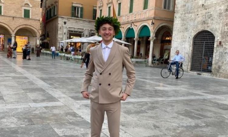 Montelupone, un dottore da 110 e lode: Nicolas Spaccesi si laurea in Architettura Montelupone, un dottore da 110 e lode: Nicolas Spaccesi si laurea in Architettura