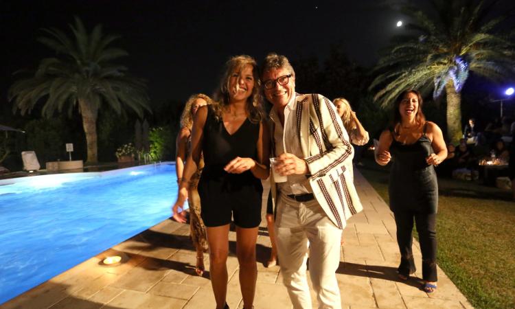 Civitanova, l'estate inizia da Villa Viola: Sandro Paniccia festeggia tra amici e tanta allegria (Fotogallery)