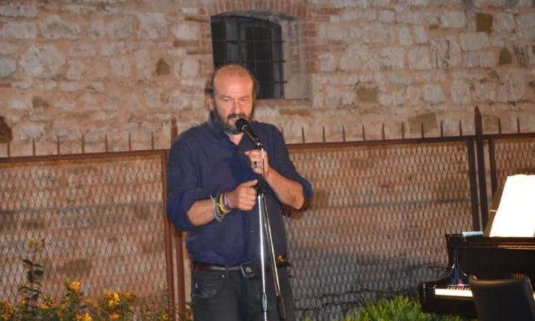 Serrapetrona, ultimo concerto a Palazzo Claudi: il Festival d'Estate si chiude con Davide Rondoni