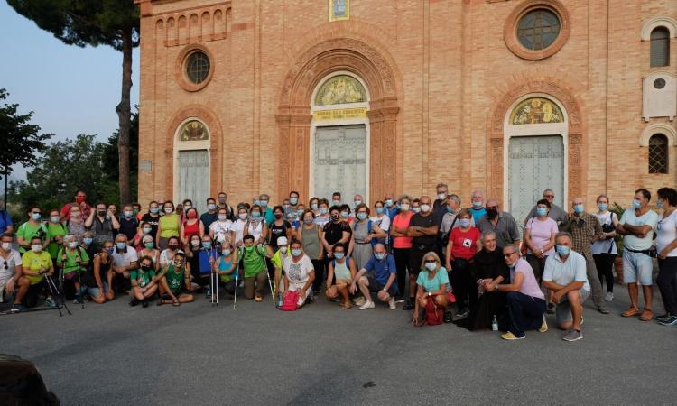 Treia, grande successo per la prima camminata all'alba in perdono di Assisi
