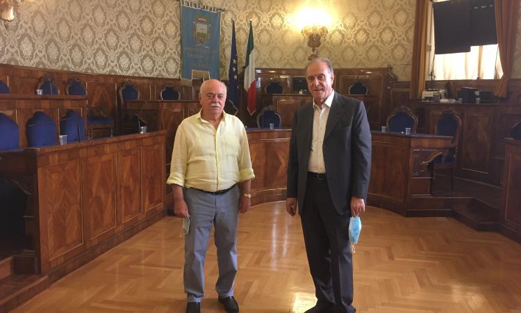 Macerata, Pettinari incontra il segretario dell’UDC Cesa: "Province depotenziate,mancano risorse" Macerata, Pettinari incontra il segretario dell’UDC Cesa: "Province depotenziate,mancano risorse"