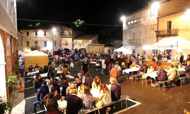 Serrapetrona, ingresso solo su prenotazione e mascherina obbligatoria: come sarà la festa della Vernaccia 2020 Serrapetrona, ingresso solo su prenotazione e mascherina obbligatoria: come sarà la festa della Vernaccia 2020